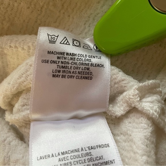 Anthropologie White Off Shoulder all around elastic smocking Blouse Anthro - Picture 11 of 11